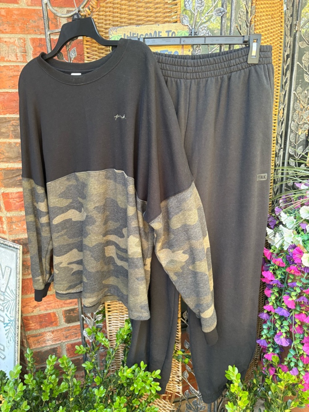 PINK Victoria's Secret Black & Olive Camo Womens Fleece Lounge Set